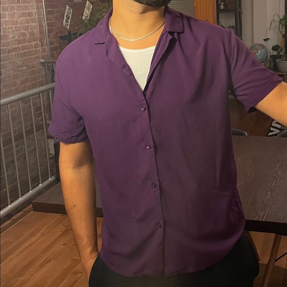 Fashionova purple short sleeve button up shirt size M - Picture 2 of 4